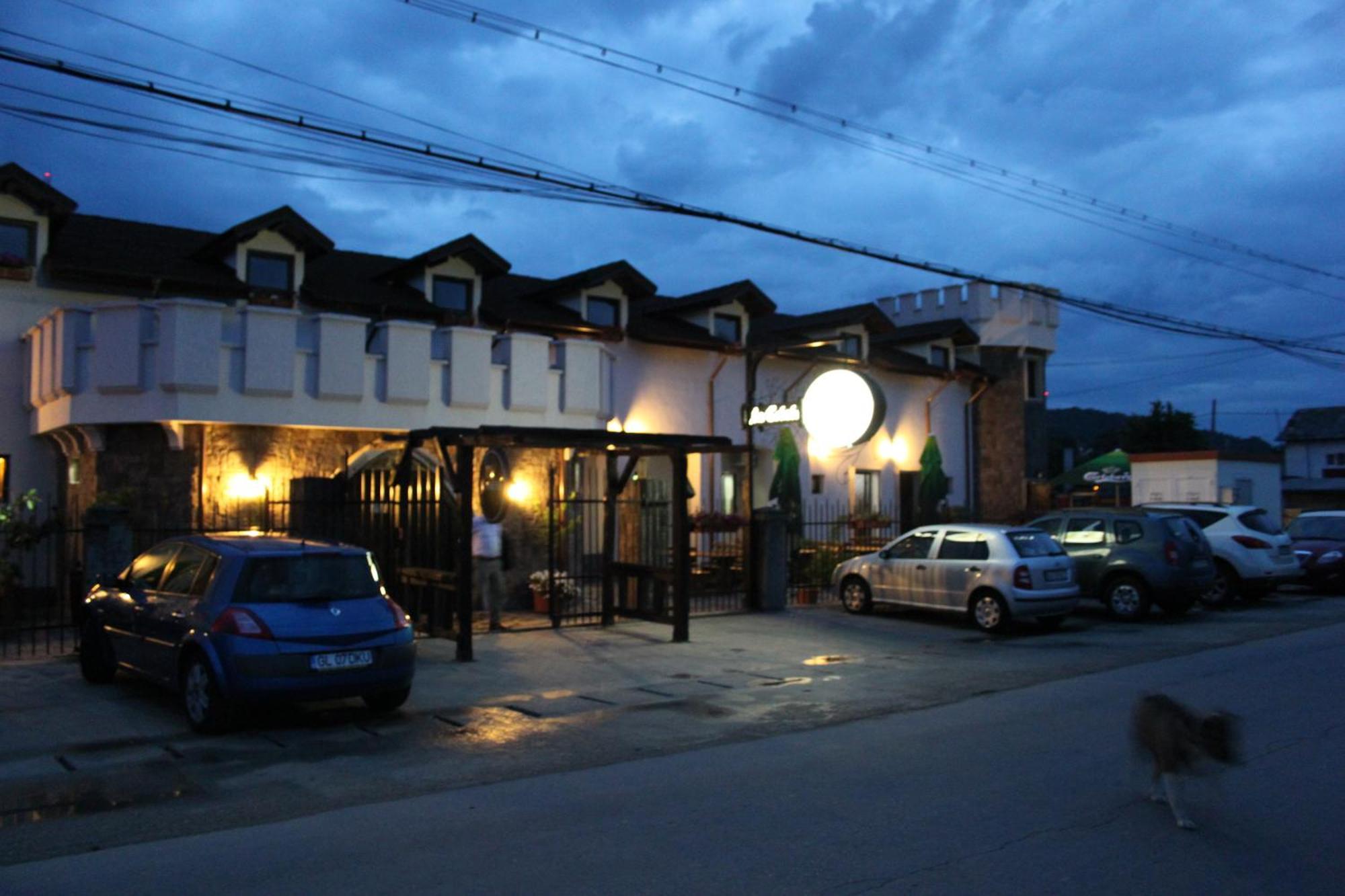 Hotel Lacetate 皮特什蒂 外观 照片