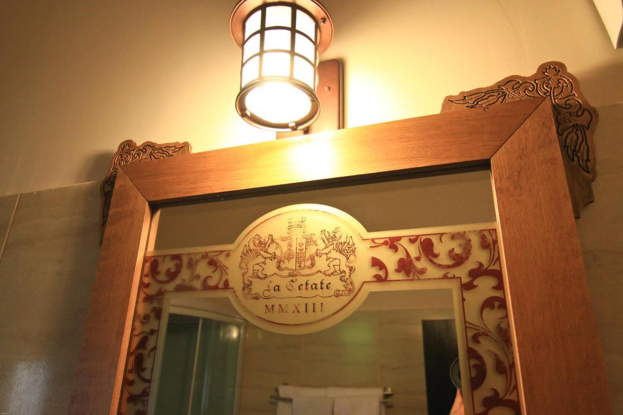Hotel Lacetate 皮特什蒂 外观 照片